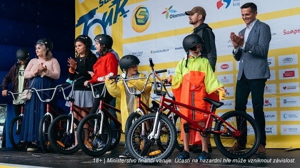 Nová kola pro děti z dětských domovů od Sazky