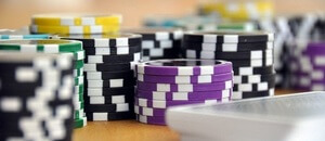 Pokerové karty a žetony